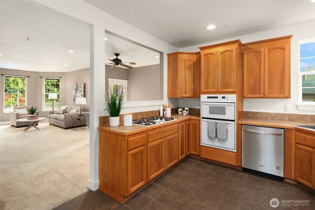26326 222nd Avenue SE, Maple Valley, WA 98038