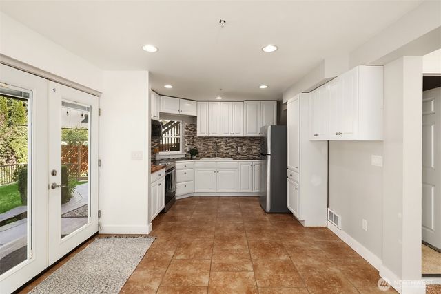 26326 222nd Avenue SE, Maple Valley, WA 98038