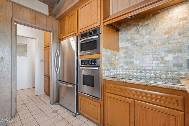 1876 Kaweah Drive, Pasadena, CA 91105