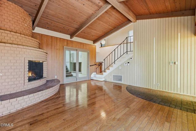 1876 Kaweah Drive, Pasadena, CA 91105