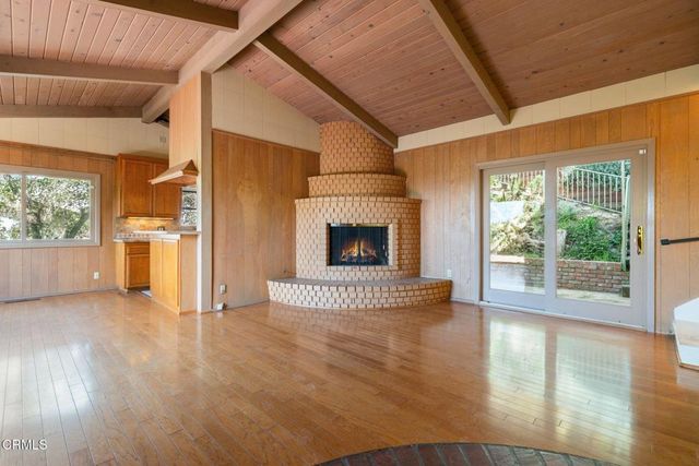 1876 Kaweah Drive, Pasadena, CA 91105