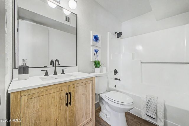 4350 W MESCAL Street, Glendale, AZ 85304
