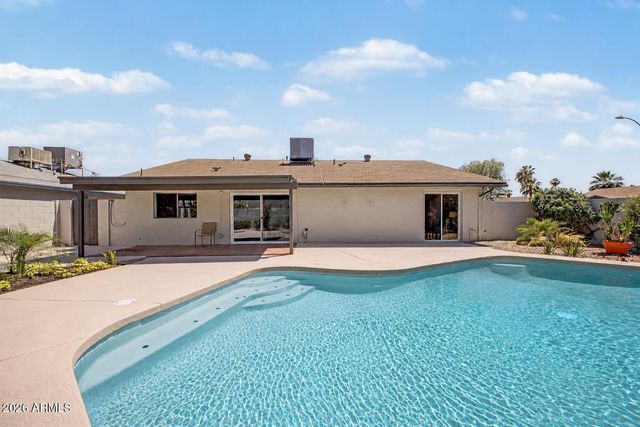 4350 W MESCAL Street, Glendale, AZ 85304