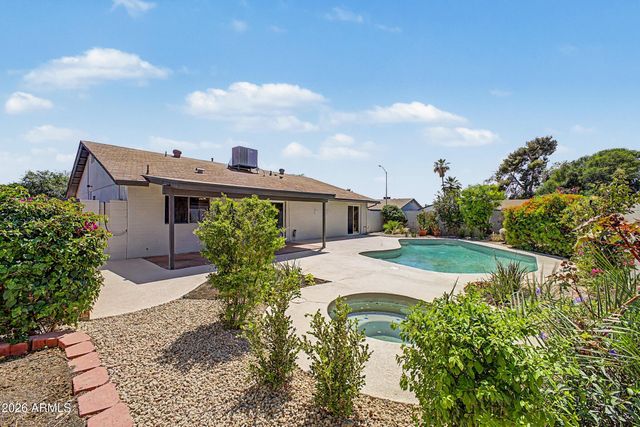 4350 W MESCAL Street, Glendale, AZ 85304