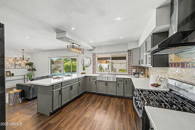 4350 W MESCAL Street, Glendale, AZ 85304