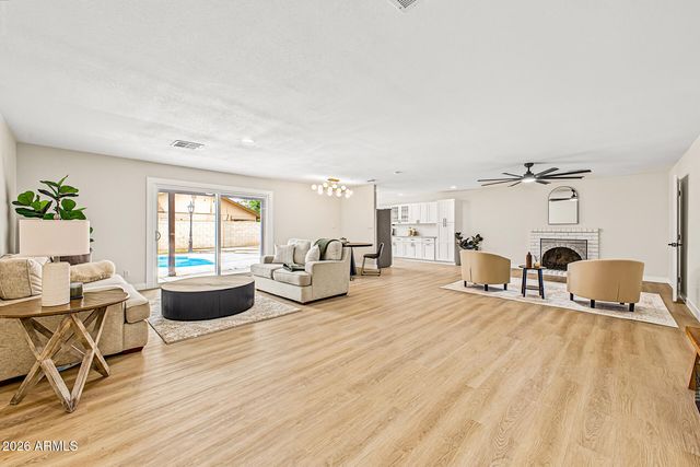 14216 N 39TH Drive, Phoenix, AZ 85053