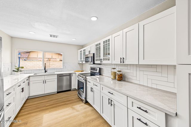 14216 N 39TH Drive, Phoenix, AZ 85053