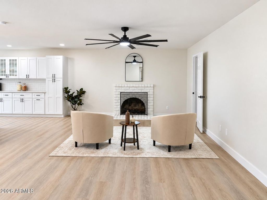 14216 N 39TH Drive, Phoenix, AZ 85053 — photo 3