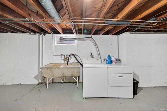 2206 Prast Boulevard, South Bend, IN 46628