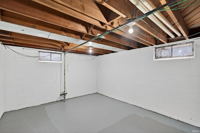 2206 Prast Boulevard, South Bend, IN 46628