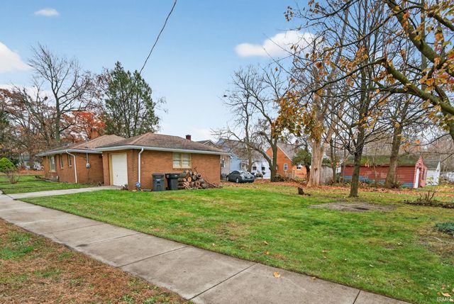 2206 Prast Boulevard, South Bend, IN 46628