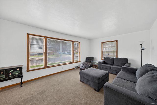 2206 Prast Boulevard, South Bend, IN 46628