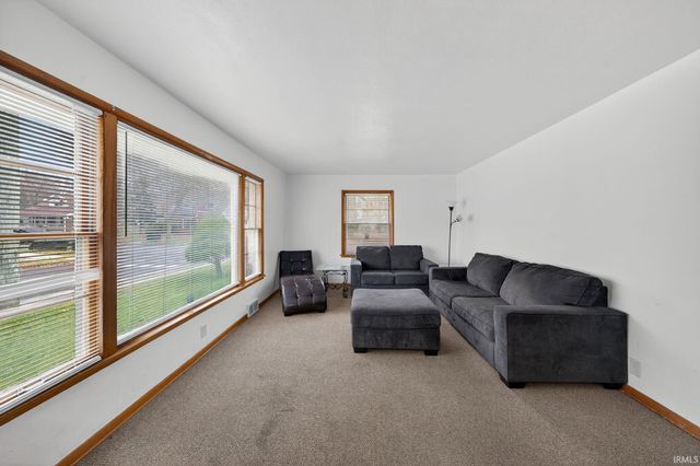 2206 Prast Boulevard, South Bend, IN 46628