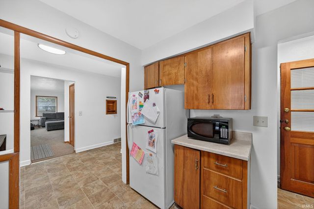 2206 Prast Boulevard, South Bend, IN 46628