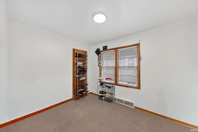 2206 Prast Boulevard, South Bend, IN 46628