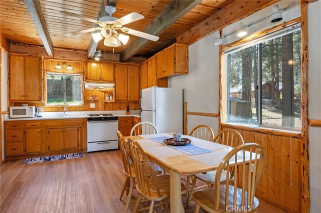 626 W Aeroplane Boulevard, Big Bear City, CA 92314