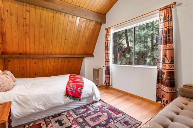 626 W Aeroplane Boulevard, Big Bear City, CA 92314