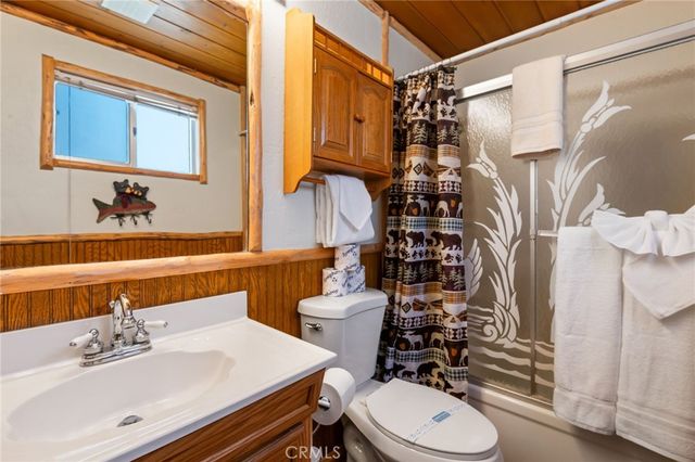 626 W Aeroplane Boulevard, Big Bear City, CA 92314