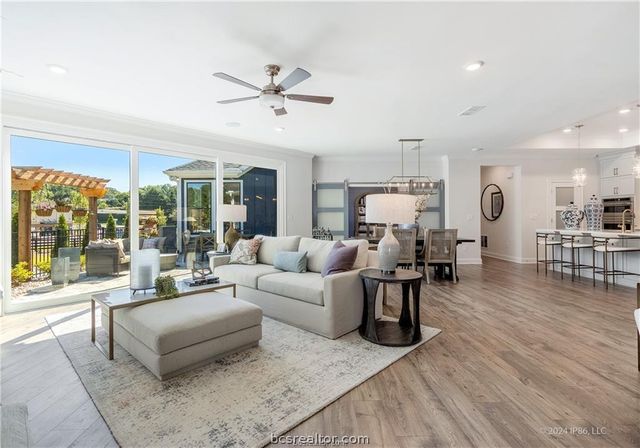 4060 Lakeside Club Drive, College Station, TX 77845