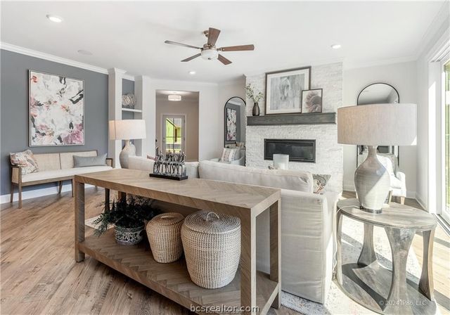 4060 Lakeside Club Drive, College Station, TX 77845