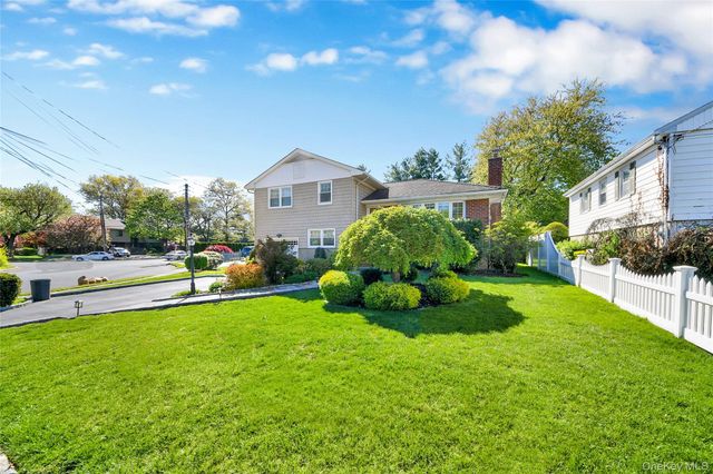 39 Harding Drive, New Rochelle, NY 10801
