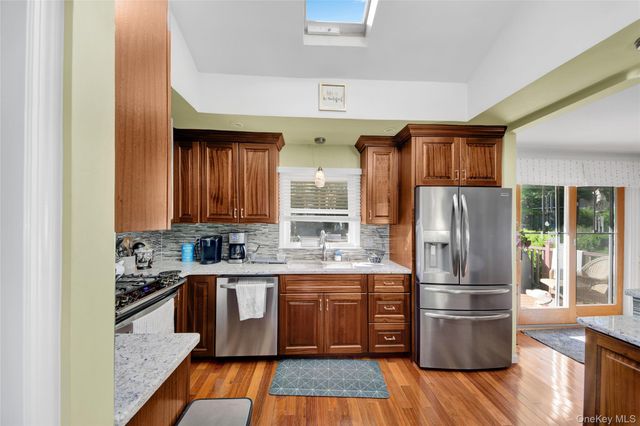 39 Harding Drive, New Rochelle, NY 10801