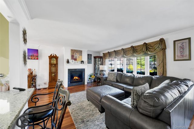 39 Harding Drive, New Rochelle, NY 10801