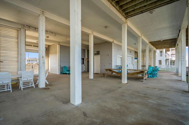20627 E Sand Hill Drive, Galveston, TX 77554