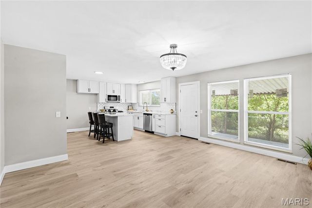 12563 Shepherd Drive, Florissant, MO 63033