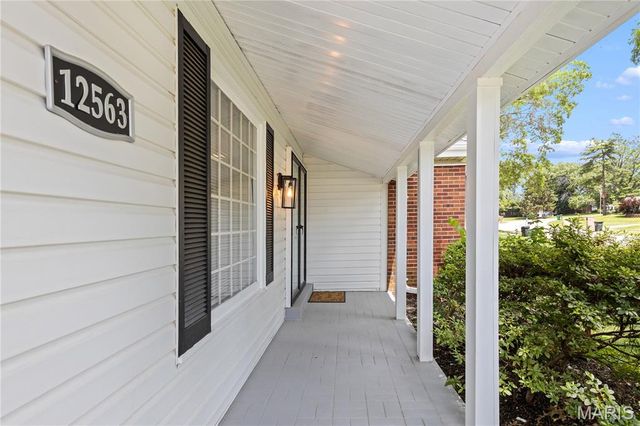 12563 Shepherd Drive, Florissant, MO 63033