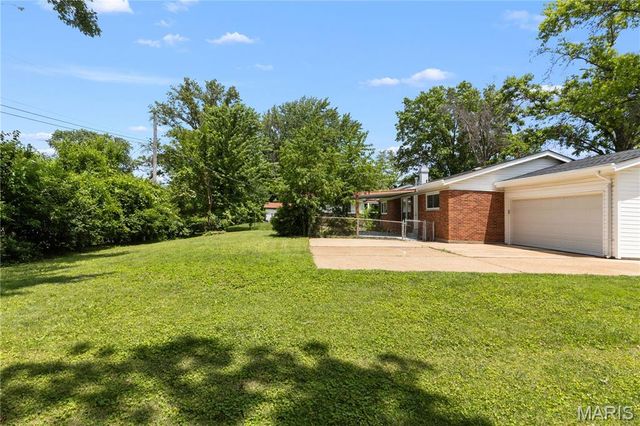 12563 Shepherd Drive, Florissant, MO 63033