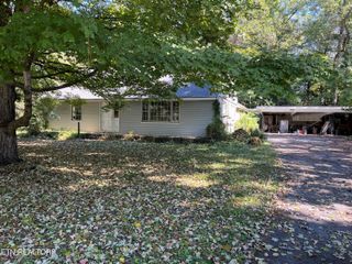 645 Lakeshore Drive, Kingston, TN 37763