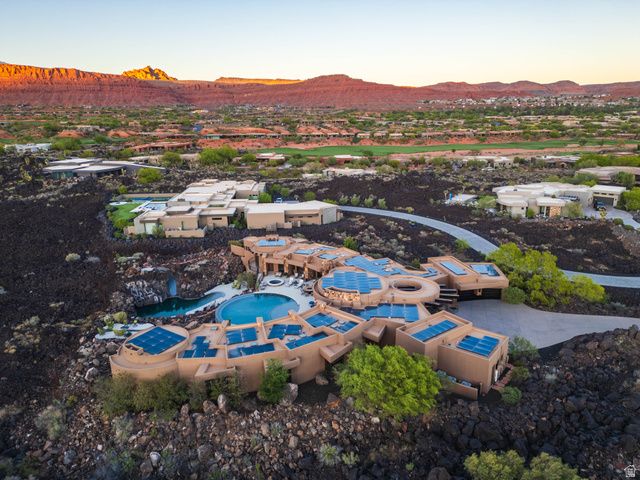 2248 N TACHEENE DR, St. George, UT 84770