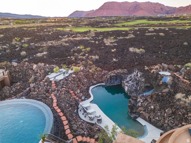 2248 N TACHEENE DR, St. George, UT 84770