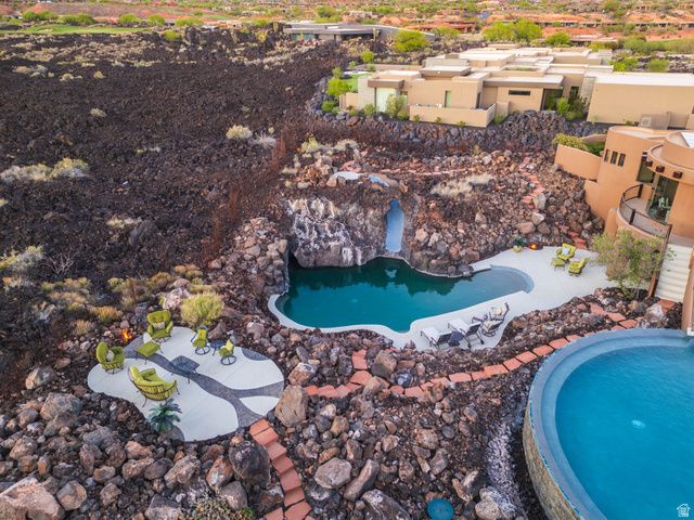 2248 N TACHEENE DR, St. George, UT 84770