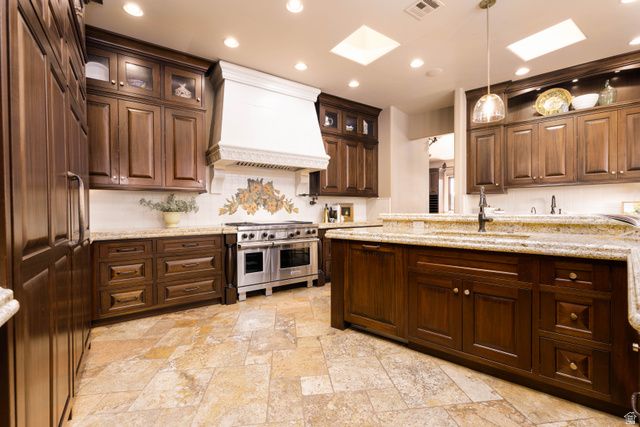 2248 N TACHEENE DR, St. George, UT 84770