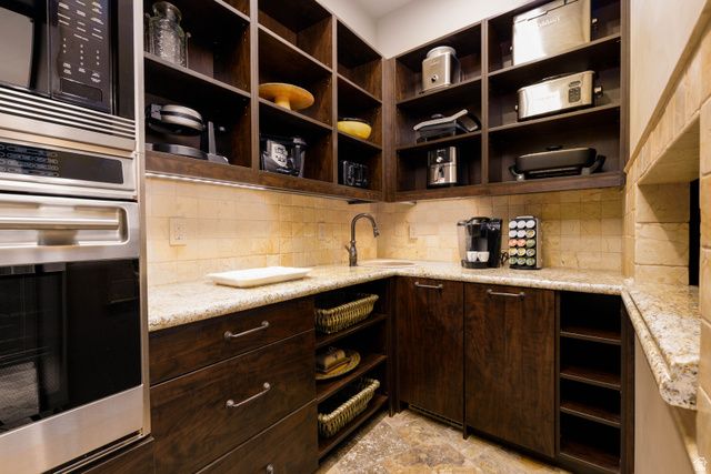 2248 N TACHEENE DR, St. George, UT 84770