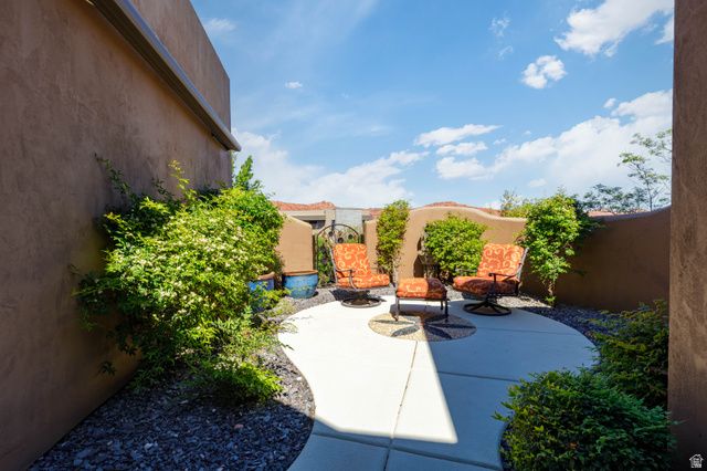 2248 N TACHEENE DR, St. George, UT 84770