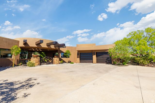 2248 N TACHEENE DR, St. George, UT 84770