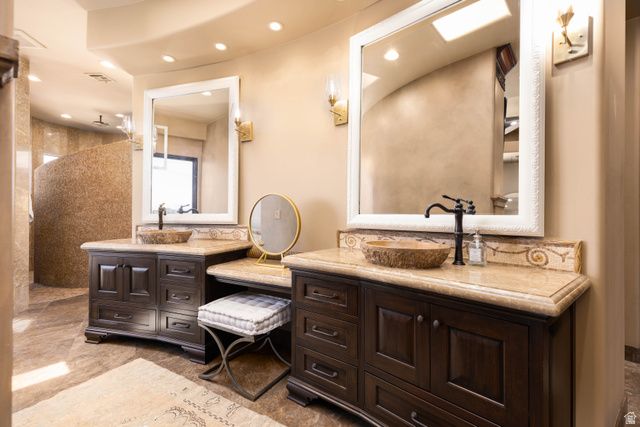 2248 N TACHEENE DR, St. George, UT 84770