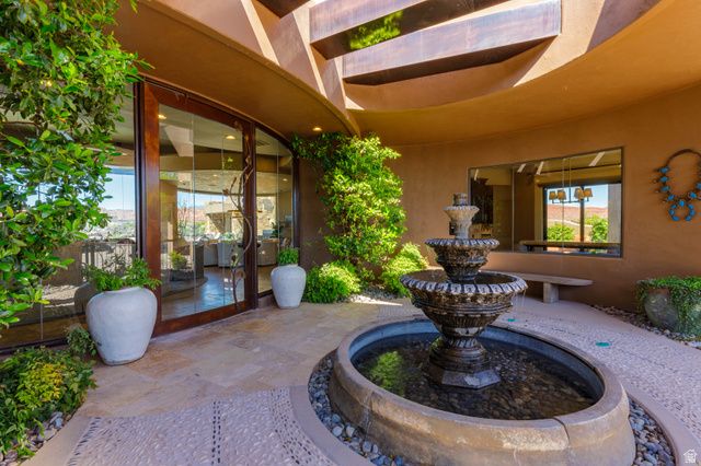 2248 N TACHEENE DR, St. George, UT 84770