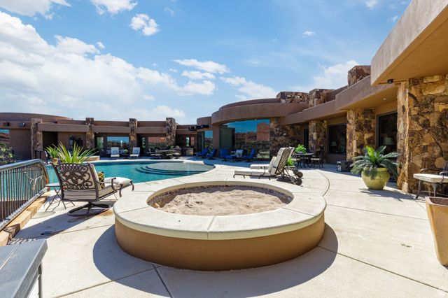 2248 N TACHEENE DR, St. George, UT 84770