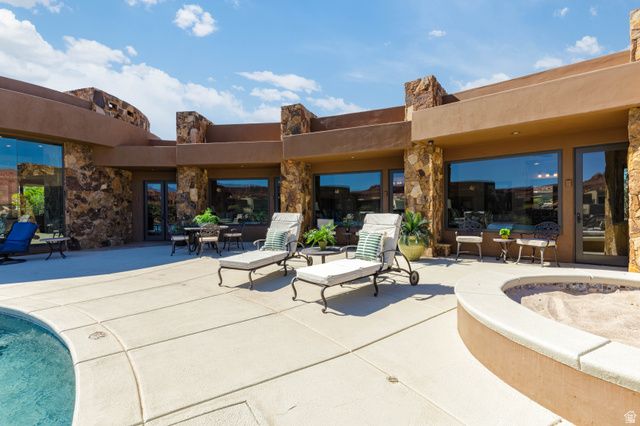 2248 N TACHEENE DR, St. George, UT 84770