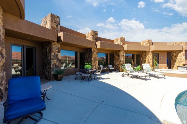 2248 N TACHEENE DR, St. George, UT 84770