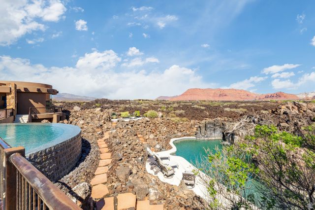 2248 N TACHEENE DR, St. George, UT 84770
