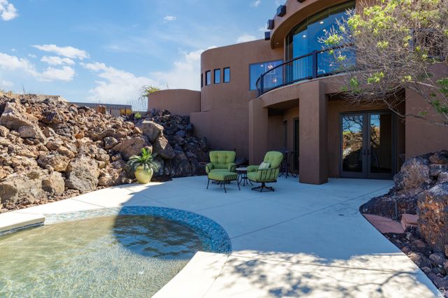 2248 N TACHEENE DR, St. George, UT 84770