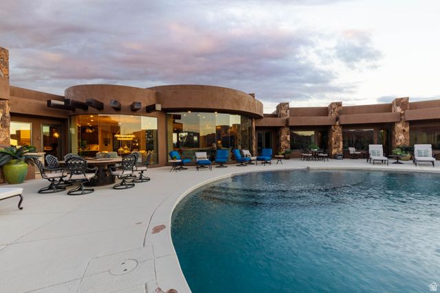 2248 N TACHEENE DR, St. George, UT 84770