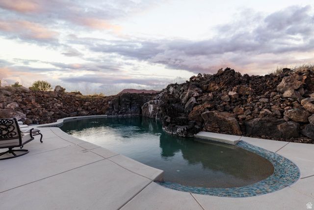 2248 N TACHEENE DR, St. George, UT 84770