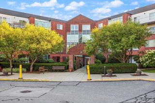282 Place Ln 282, Woburn, MA 01801
