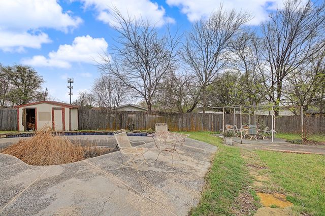 4113 Canyon Trail, Lake Worth, TX 76135